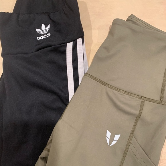 2 pairs of bicycle shorts! Adidas XS, Firm Abs XS.